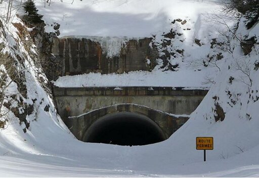 Tunel du Mortier entrance in winter