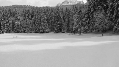 The Fréydières Lake in winter